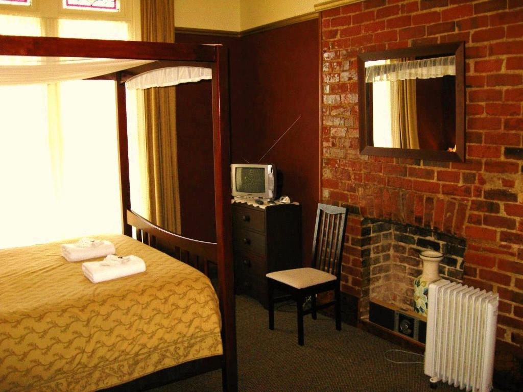 ديوندين Grandview Bed & Breakfast الغرفة الصورة